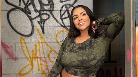 therealrebeccaj|@therealrebeccaj .